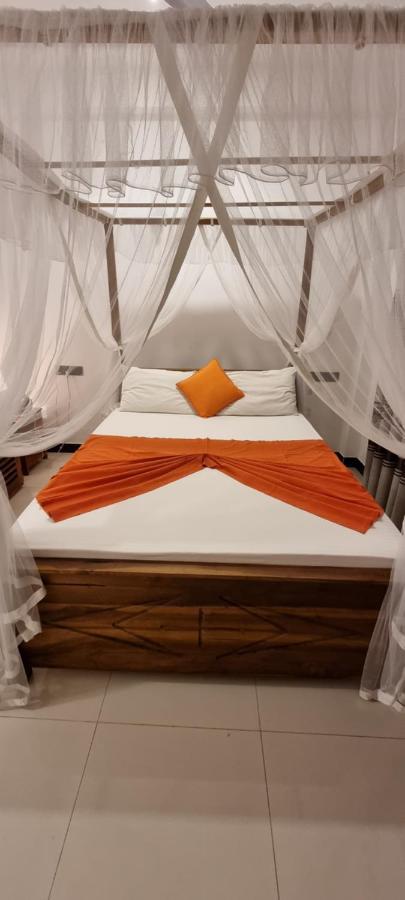 Maduranga N Guest Bed & Breakfast มิริสซา ภายนอก รูปภาพ