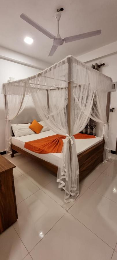 Maduranga N Guest Bed & Breakfast มิริสซา ภายนอก รูปภาพ