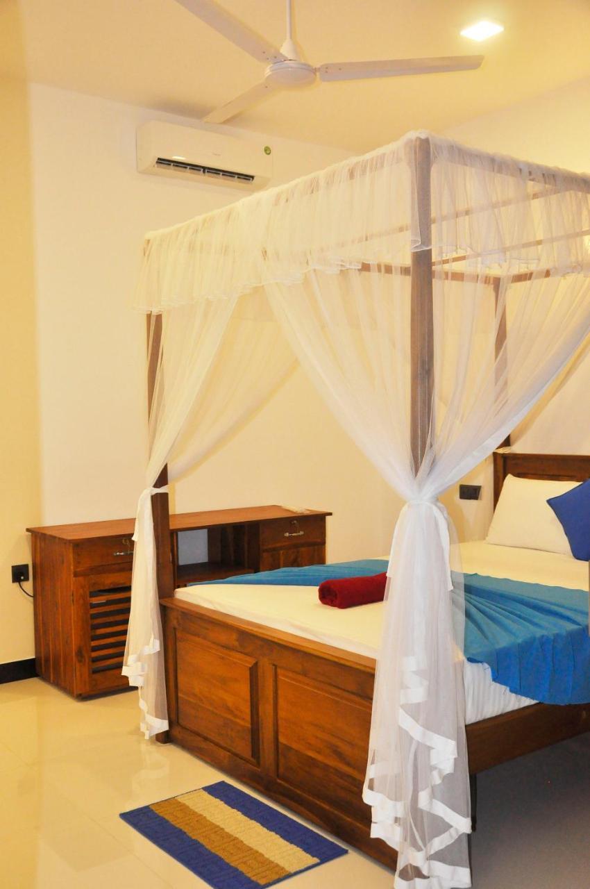 Maduranga N Guest Bed & Breakfast มิริสซา ภายนอก รูปภาพ