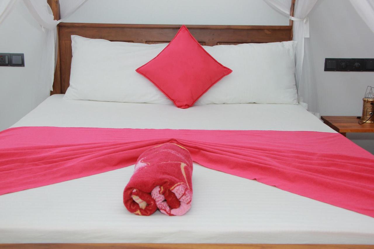 Maduranga N Guest Bed & Breakfast มิริสซา ภายนอก รูปภาพ